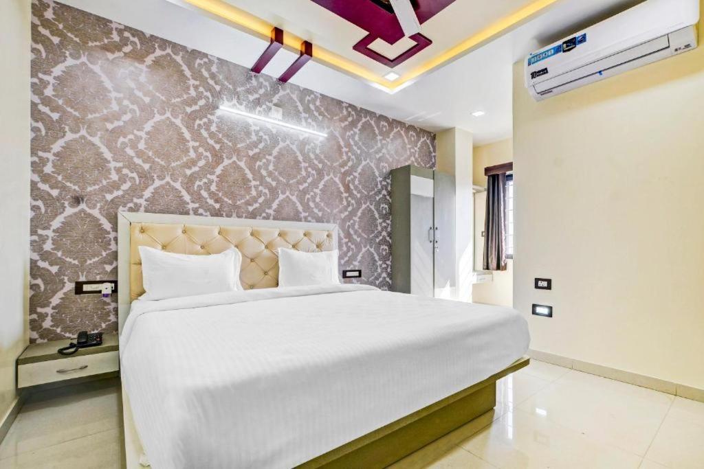 Hotel Sun Palace Udaipur Bagian luar foto